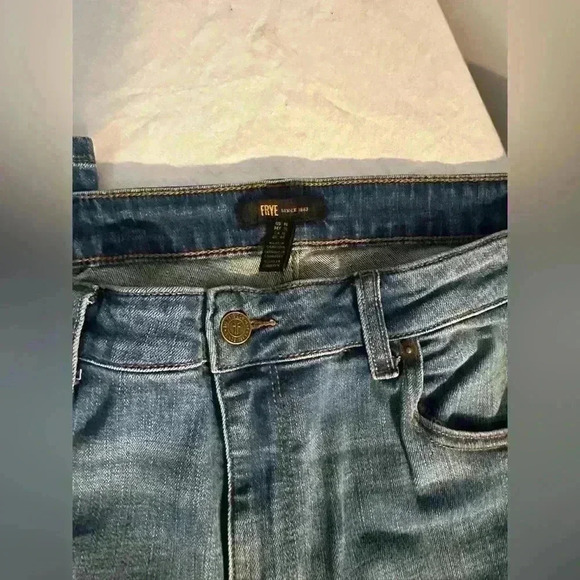 Size 16 Frye Jeans like New - Picture 4 of 8